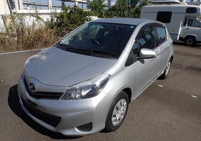 Vitz 2011 Right corner side view