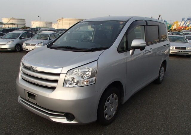 Buying A 2009 Toyota Noah In Uganda