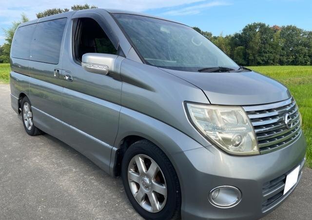 Buying A 2004 Nissan ELGRAND In Uganda